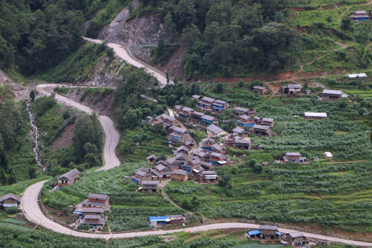 ताराखोलामा रहेको माझखर्क गाउँ